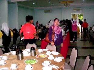 DEWAN MAKAN